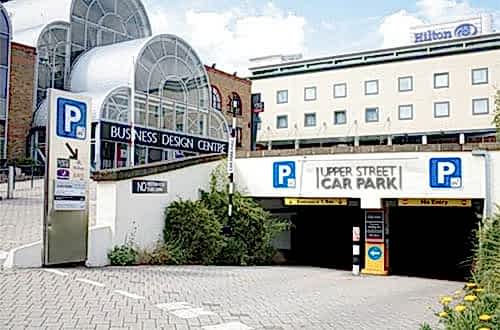 Amercian-Carwash-Islington-outside